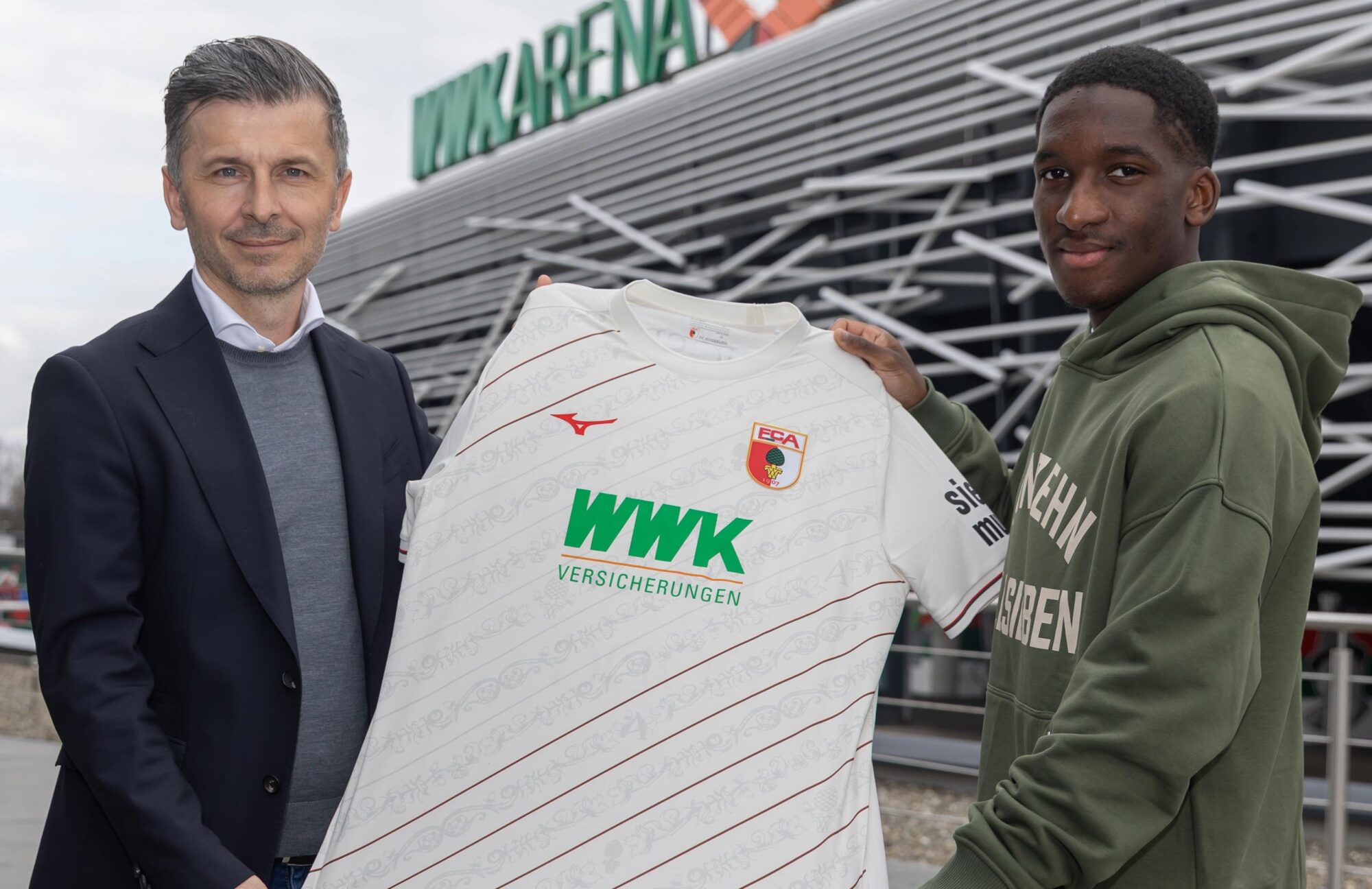 Frischer Wind für die Offensive | FC Augsburg verpflichtet Flügel-Talent Kyliane Dong