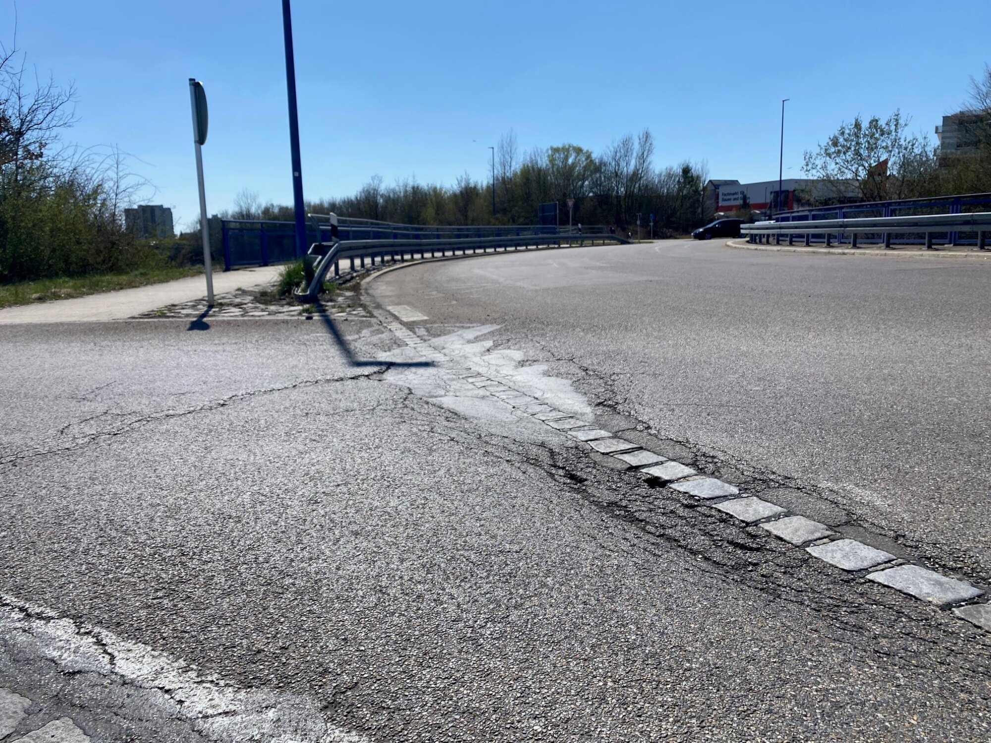 Sanierung der Staatsstraße 2381 bei Gersthofen Nord beginnt im Mai