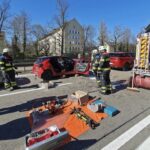 A95 bei München:  Fahrerin nach Verkehrsunfall von Feuerwehr gerettet