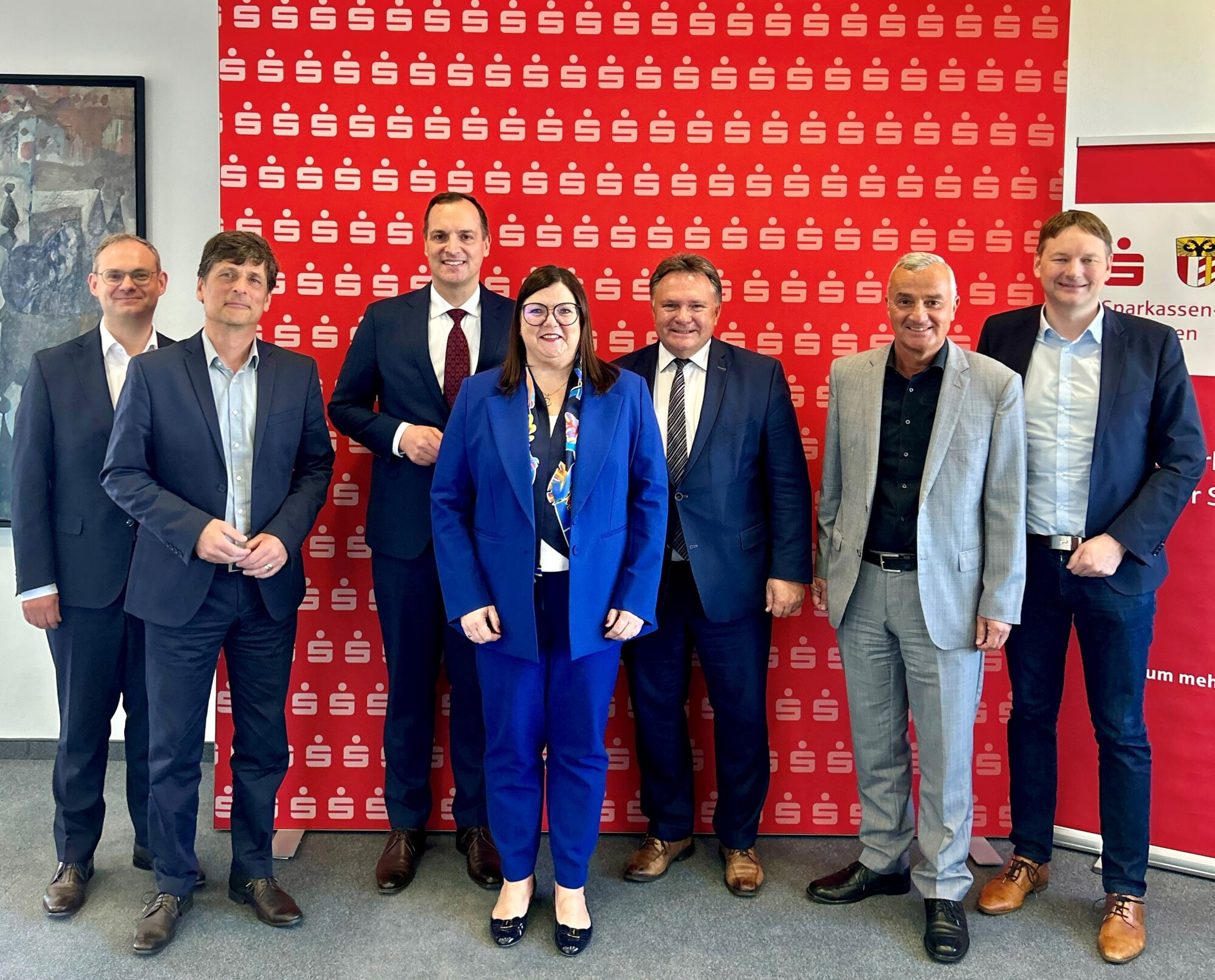 Stark, digital, engagiert | Schwabens Sparkassen ziehen positive Bilanz für 2024