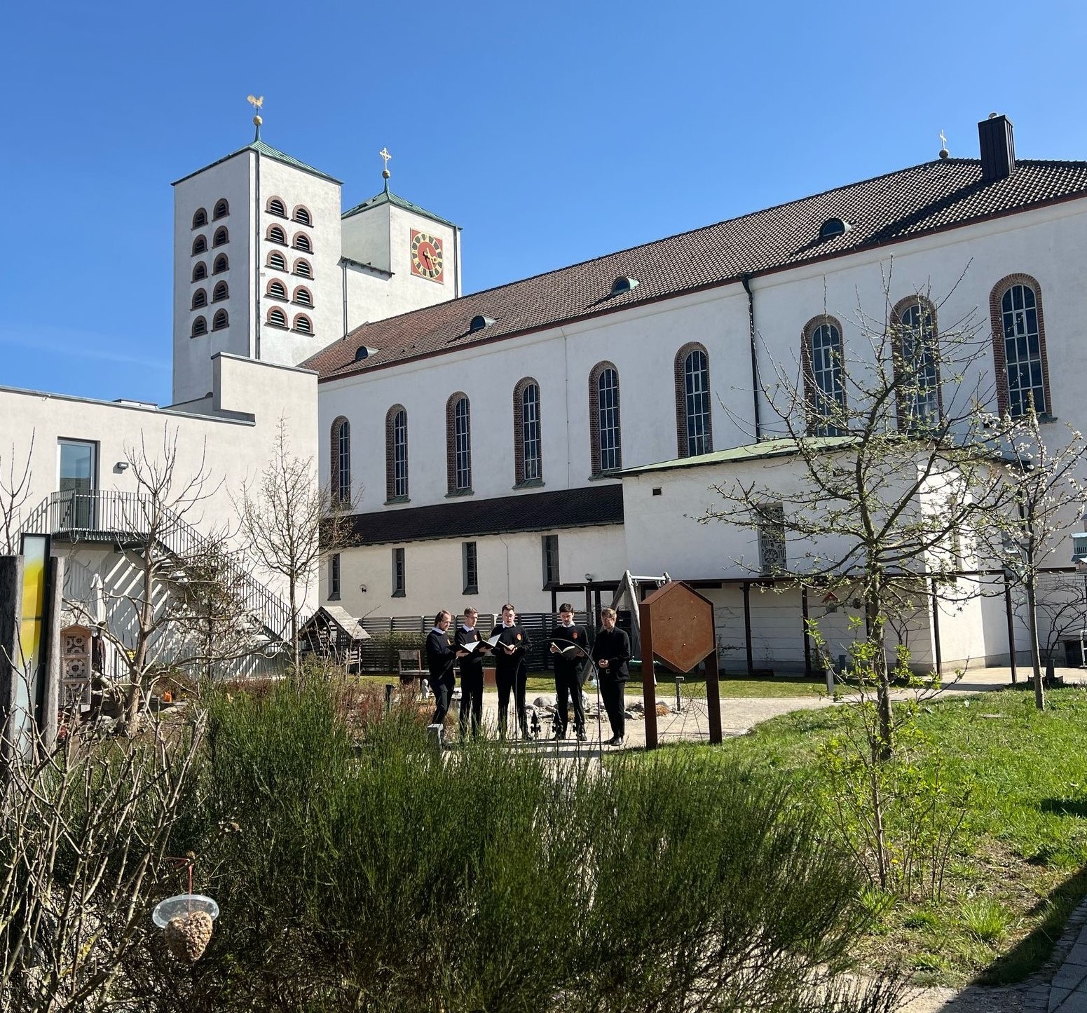 Musik als Trostspender: Domsingknaben Augsburg besuchen Hospiz