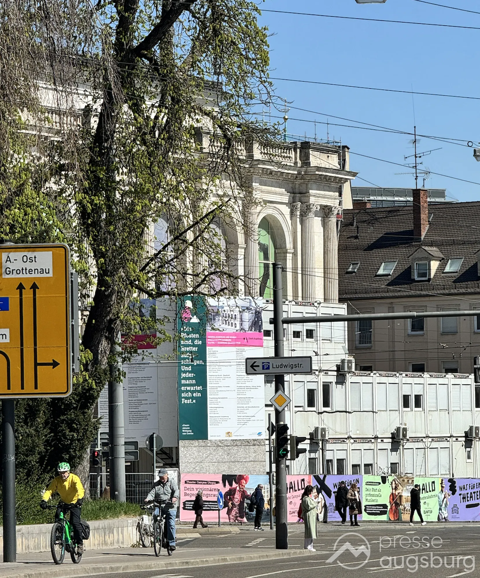 Neue Fassadenpläne für das „Kleine Haus“ – Stadt Augsburg verteidigt Umgestaltung des Theaterprojekts