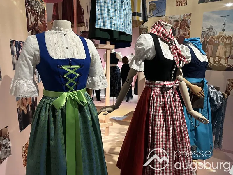 Tradition trifft auf moderne Mode | Staatliches Industrie- und Textilmuseums tim setzt in neuer Ausstellung das Dirndl in Szene