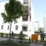 Augsburg | Brand in Mehrfamilienhaus in Haunstetten – Feuerwehr verhindert Schlimmeres