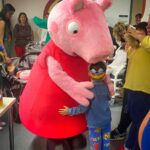 Besonderer Besuch im Schwäbischen Kinderkrebszentrum Augsburg – LEGOLAND bringt Farbe in den Klinikalltag