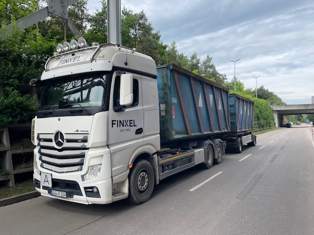 20250604 Brand Wulfertshausen Tierkadaver Transport