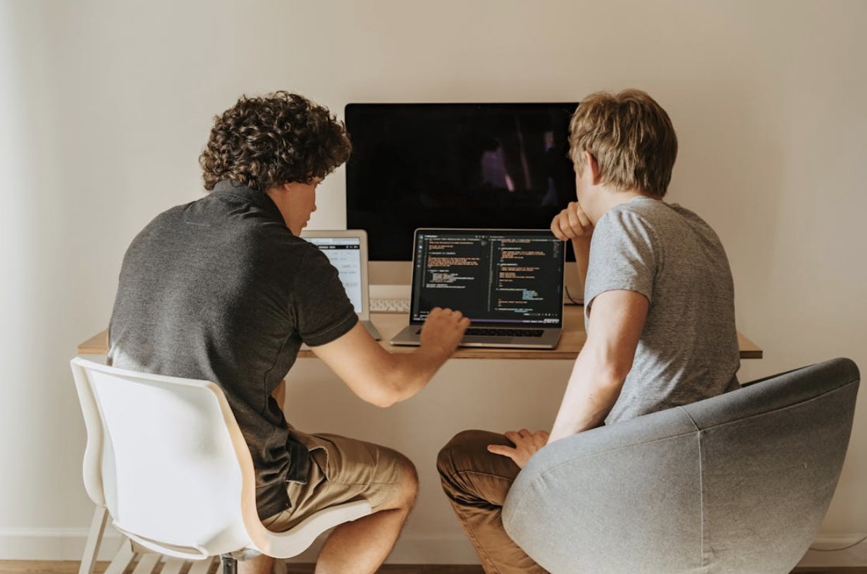 Wie TypeScript – und Backend-Entwickler die Grundlage für moderne KI-Anwendungen schaffen