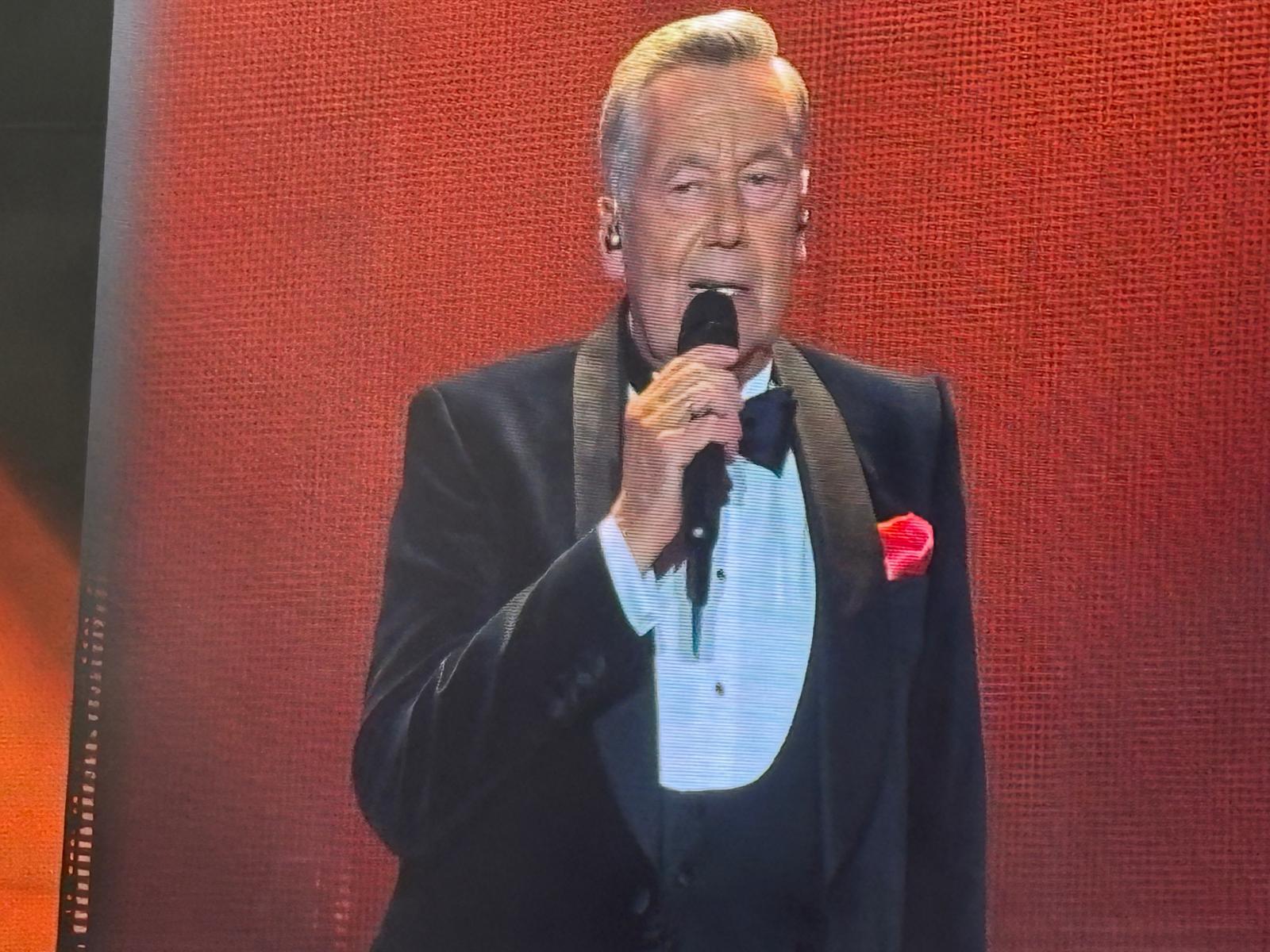 Roland Kaiser begeistert mit einem stimmungsvollen Abend in der Münchner Olympiahalle