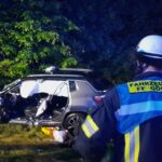 Verkehrsunfall auf der B17 bei Augsburg-Göggingen – Feuerwehr befreit eingeklemmten Fahrer