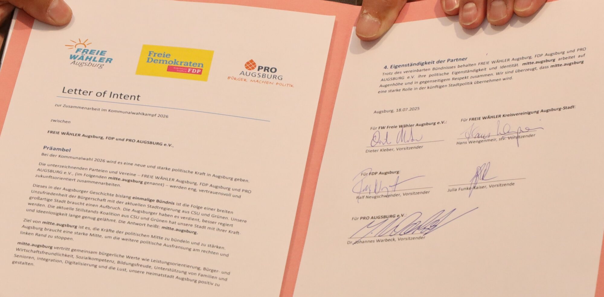 Kommunalwahl Augsburg 2026: FDP, Pro Augsburg und Freie Wähler schließen sich zu mitte.augsburg zusammen