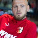 FC Augsburg-Kapitän Gouweleeuw muss operiert werden