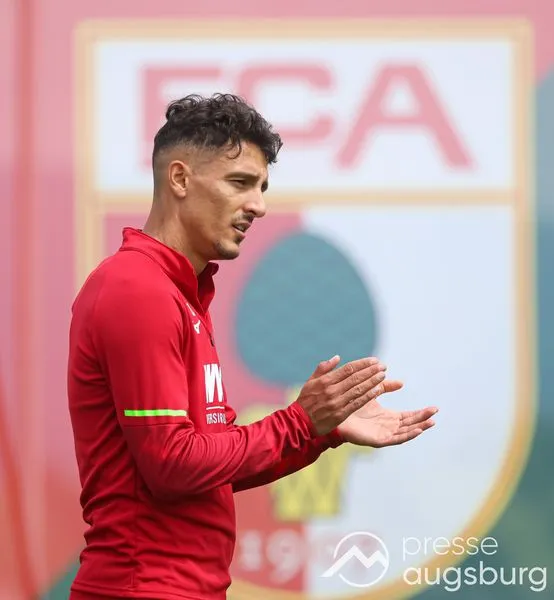 Giannoulis verlässt den FC Augsburg und kehrt nach Griechenland zurück