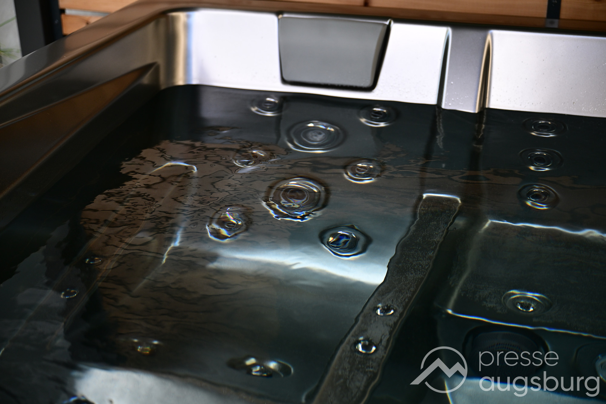 Hanscraft OKA 5 im Test: Europäischer Premium-Whirlpool trifft nachhaltige Fertigung und durchdachtes Design 84 Hanscraft Oka 5 Im Test: Europäischer Premium-Whirlpool Trifft Nachhaltige Fertigung Und Durchdachtes Design