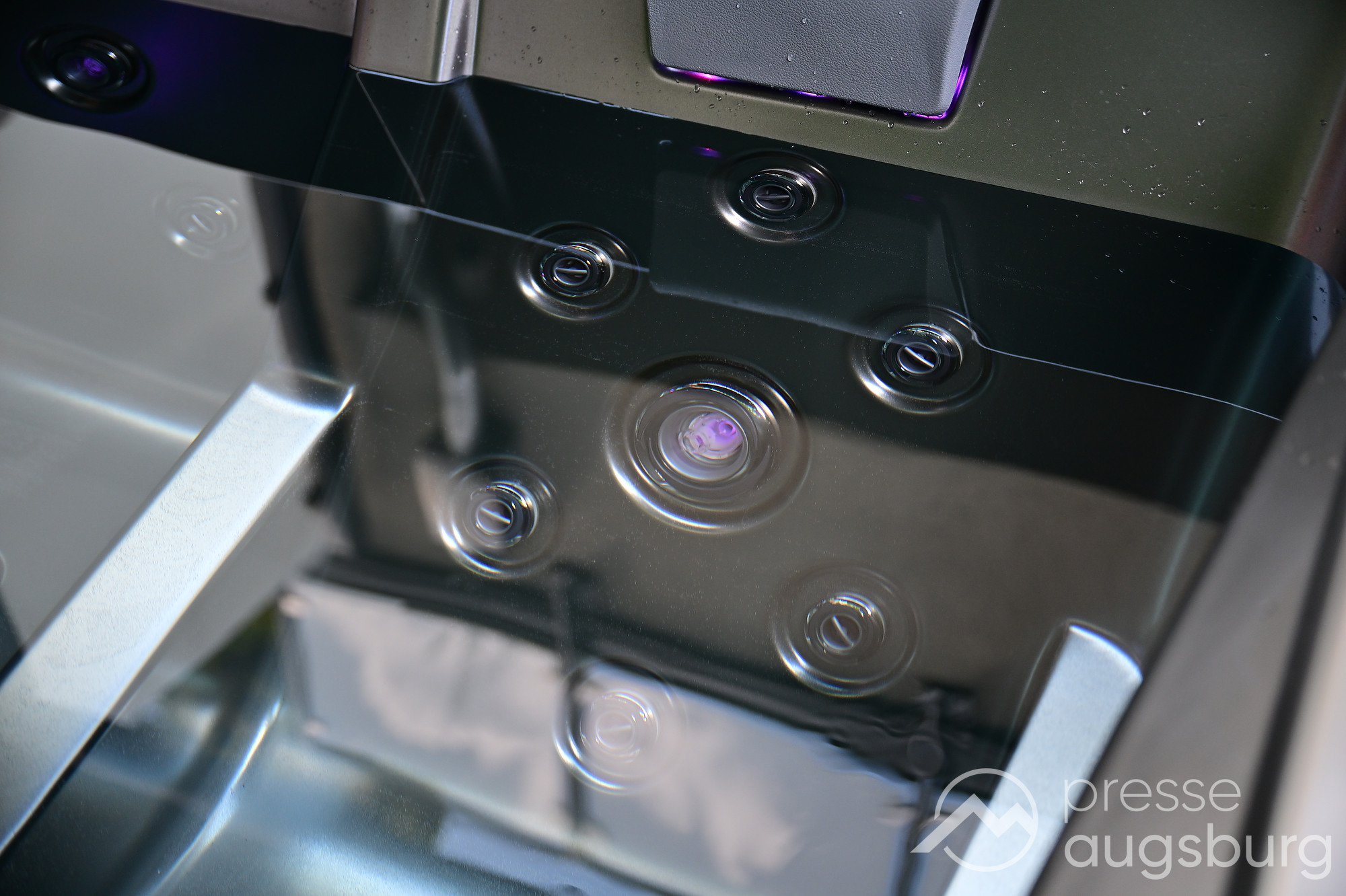 Hanscraft OKA 5 im Test: Europäischer Premium-Whirlpool trifft nachhaltige Fertigung und durchdachtes Design 88 Hanscraft Oka 5 Im Test: Europäischer Premium-Whirlpool Trifft Nachhaltige Fertigung Und Durchdachtes Design