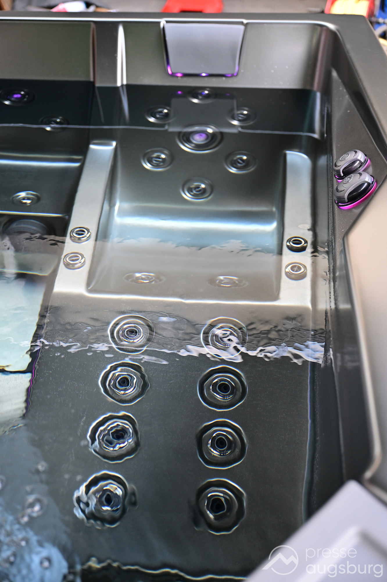 Hanscraft OKA 5 im Test: Europäischer Premium-Whirlpool trifft nachhaltige Fertigung und durchdachtes Design 86 Hanscraft Oka 5 Im Test: Europäischer Premium-Whirlpool Trifft Nachhaltige Fertigung Und Durchdachtes Design