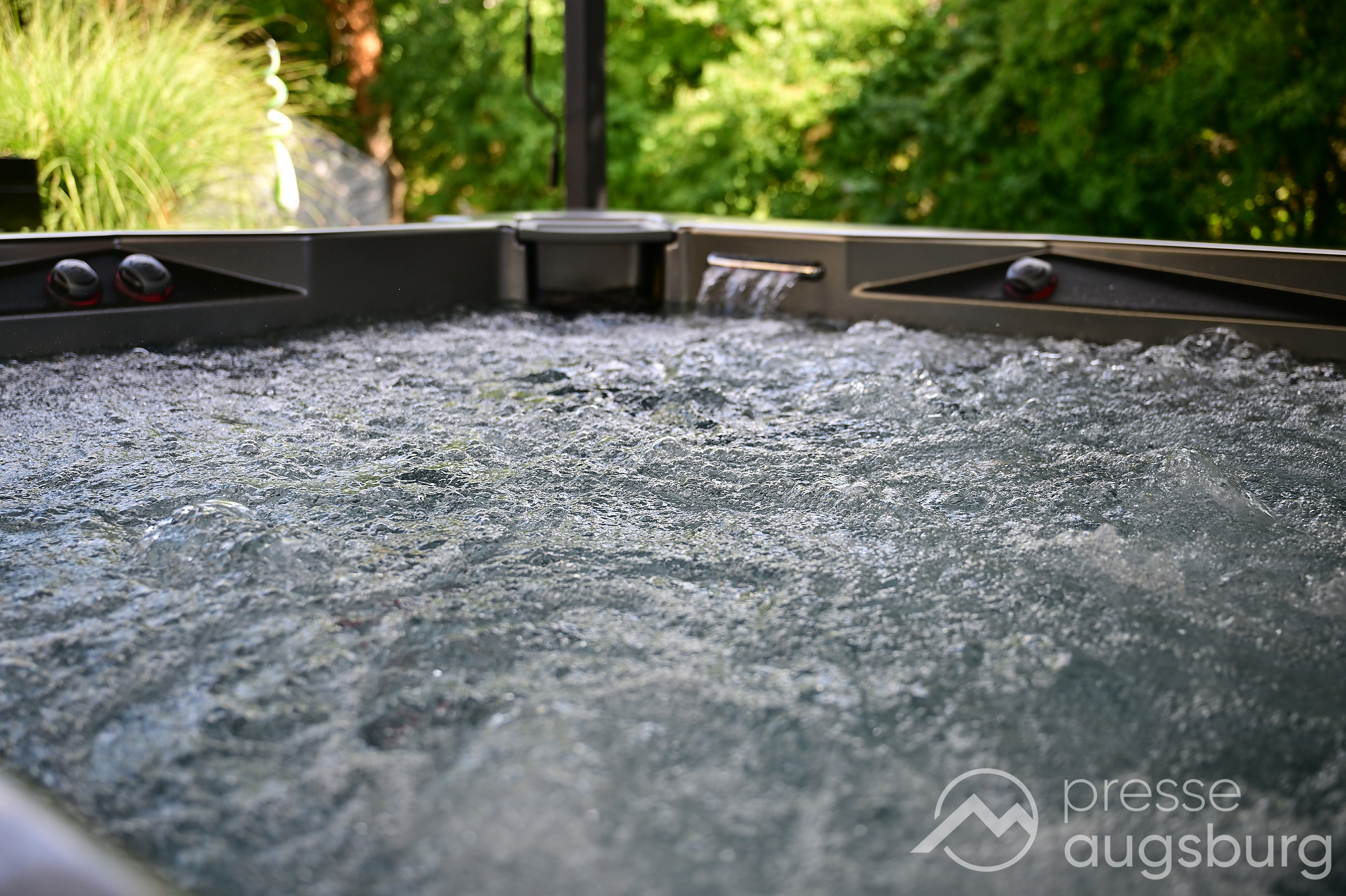 Hanscraft OKA 5 im Test: Europäischer Premium-Whirlpool trifft nachhaltige Fertigung und durchdachtes Design 89 Hanscraft Oka 5 Im Test: Europäischer Premium-Whirlpool Trifft Nachhaltige Fertigung Und Durchdachtes Design