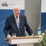 Ehrendoktorwürde für Horst Seehofer | Augsburg würdigt politischen Gründungsvater der Universitätsmedizin