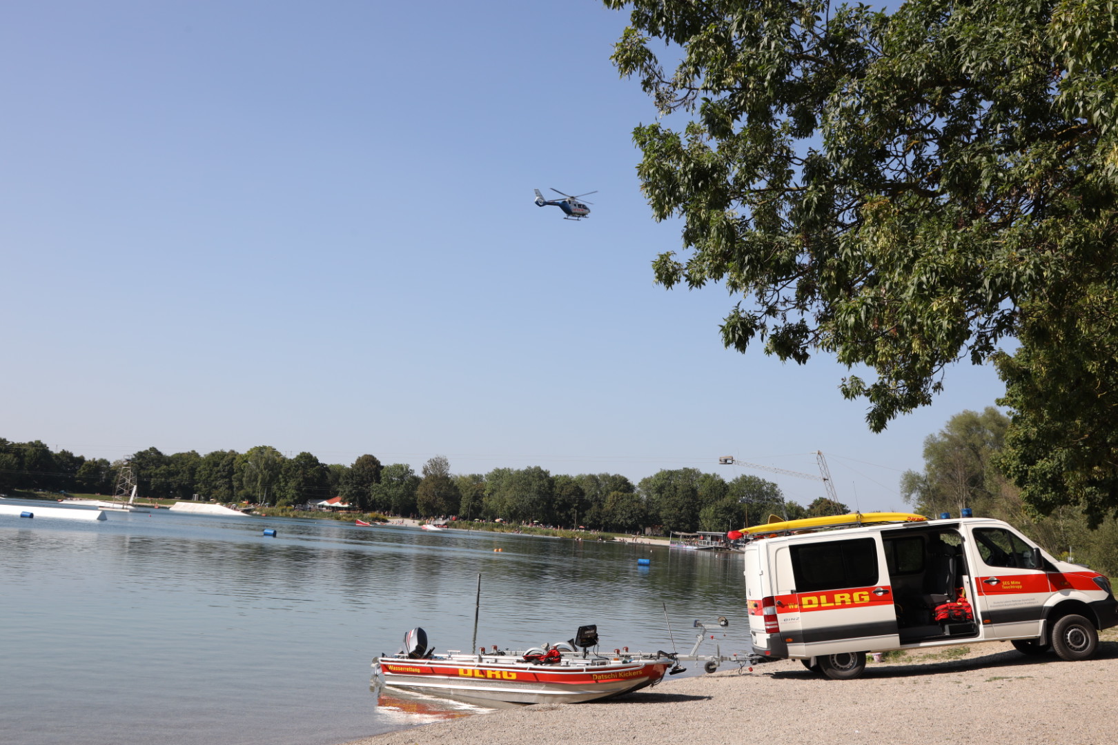 Bildergalerie | Großeinsatz am Friedberger See – Suche nach möglichem vermissten Taucher ohne Ergebnis