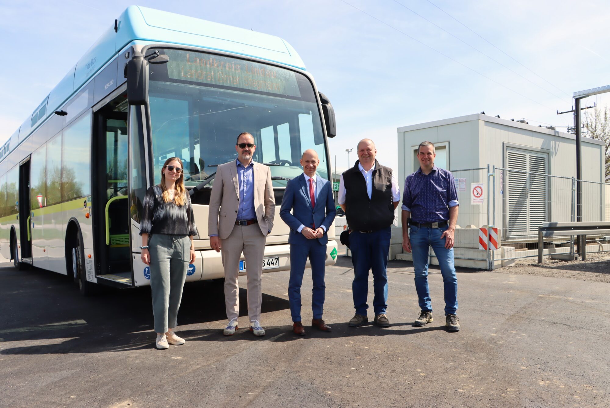 Klimafreundlich unterwegs | Landkreis Lindau startet mit Wasserstoffbussen durch