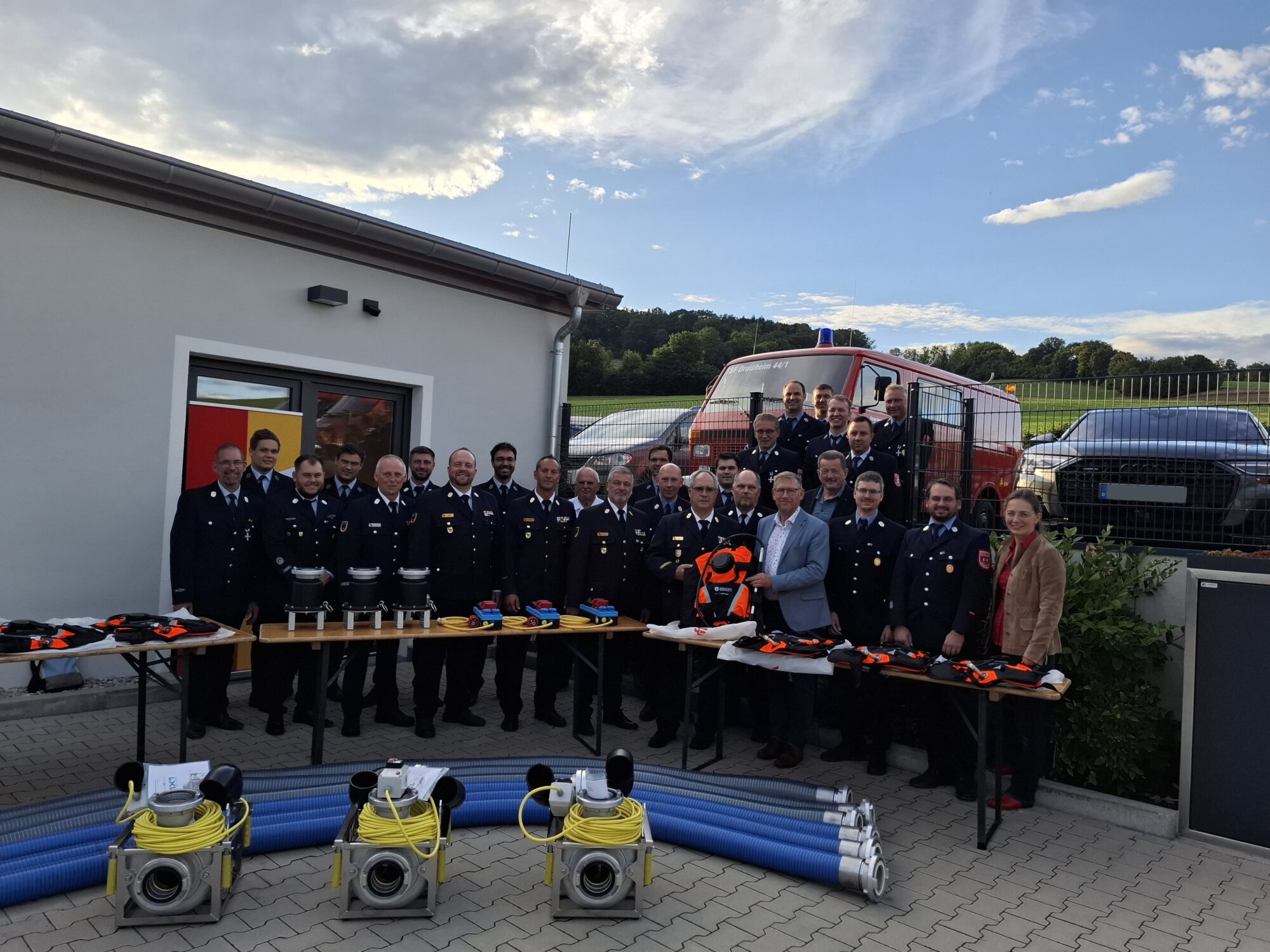Mehr Sicherheit bei Extremwetter | Landkreis Donau-Ries übergibt neue Ausrüstung an Feuerwehren