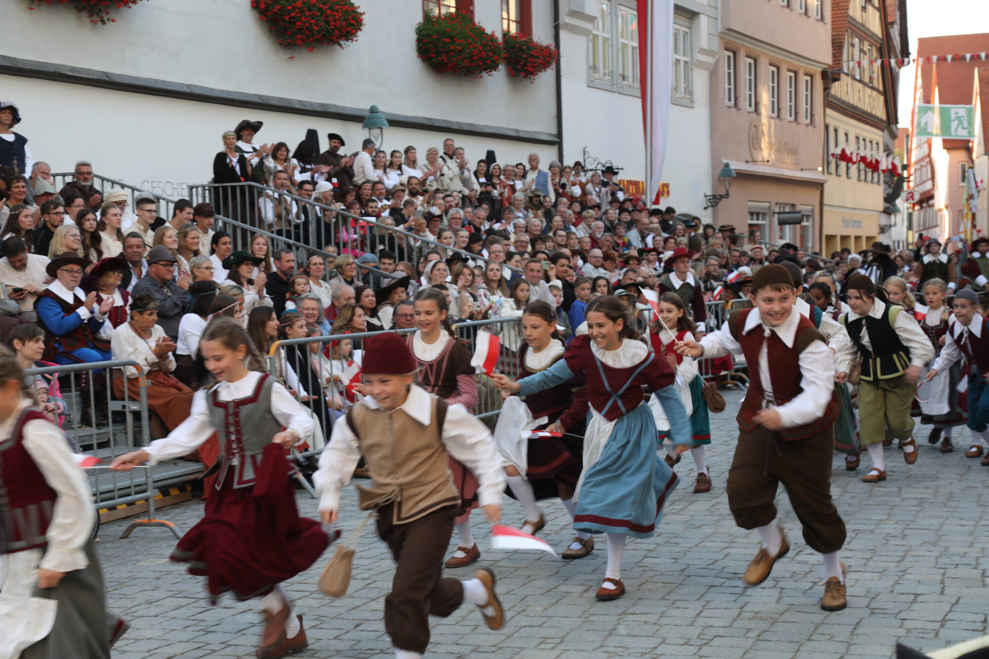 Ein Fest der Rekorde | Nördlingen begeistert mit 15. Historischem Stadtmauerfest