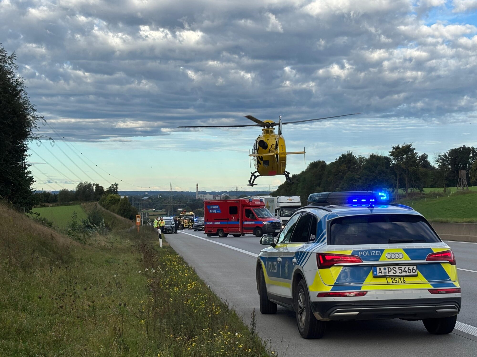 A8 Richtung München: Vollsperrung nach Unfall bei Friedberg