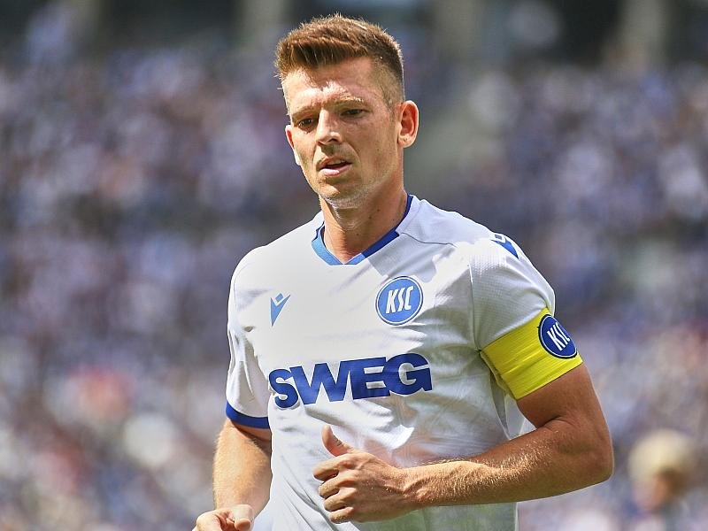 2. Bundesliga: KSC schlägt Fürth - Schalke erreicht Tabellenspitze 2 2. Bundesliga: Ksc Schlägt Fürth - Schalke Erreicht Tabellenspitze