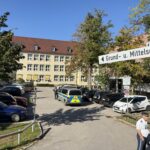 Polizeieinsatz an Mittelschule Friedberg: 15-Jähriger attackiert Ex-Mitschüler mit Hammer