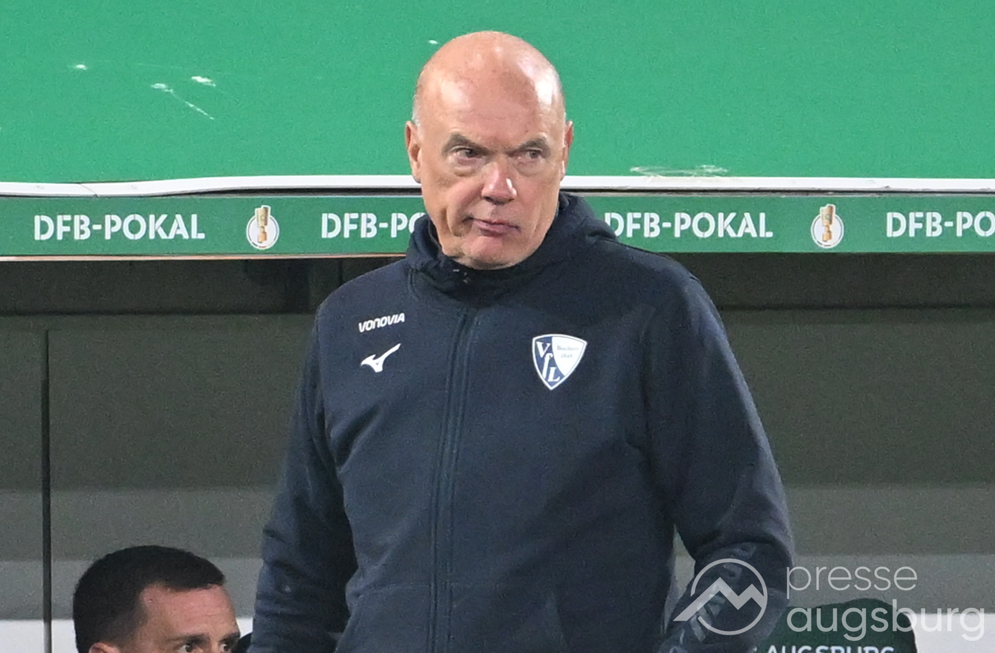 "Es tut uns für die Fans leid" | Die Stimmen zum Pokal-Aus des FC Augsburg gegen Bochum 8 &Quot;Es Tut Uns Für Die Fans Leid&Quot; | Die Stimmen Zum Pokal-Aus Des Fc Augsburg Gegen Bochum