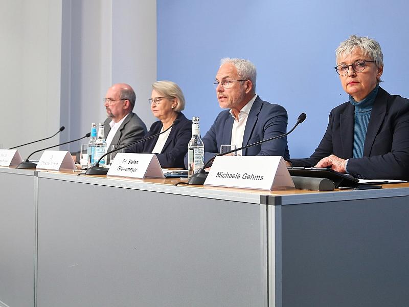 Gutachten zu vermuteten Behandlungsfehlern auf Vorjahresniveau 2 Gutachten Zu Vermuteten Behandlungsfehlern Auf Vorjahresniveau