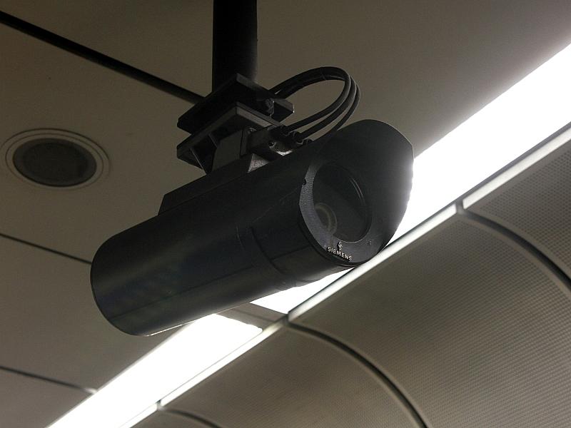 Kriminalbeamte für KI-Überwachung an Bahnhöfen 2 Kriminalbeamte Für Ki-Überwachung An Bahnhöfen