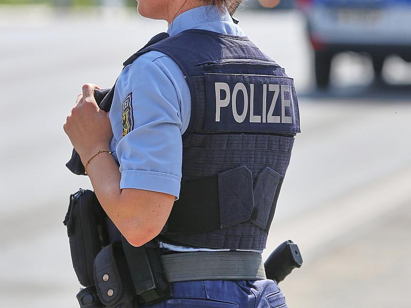 SPD und Grüne wollen Polizisten von Grenzen zu Bahnhöfen versetzen 2 Spd Und Grüne Wollen Polizisten Von Grenzen Zu Bahnhöfen Versetzen