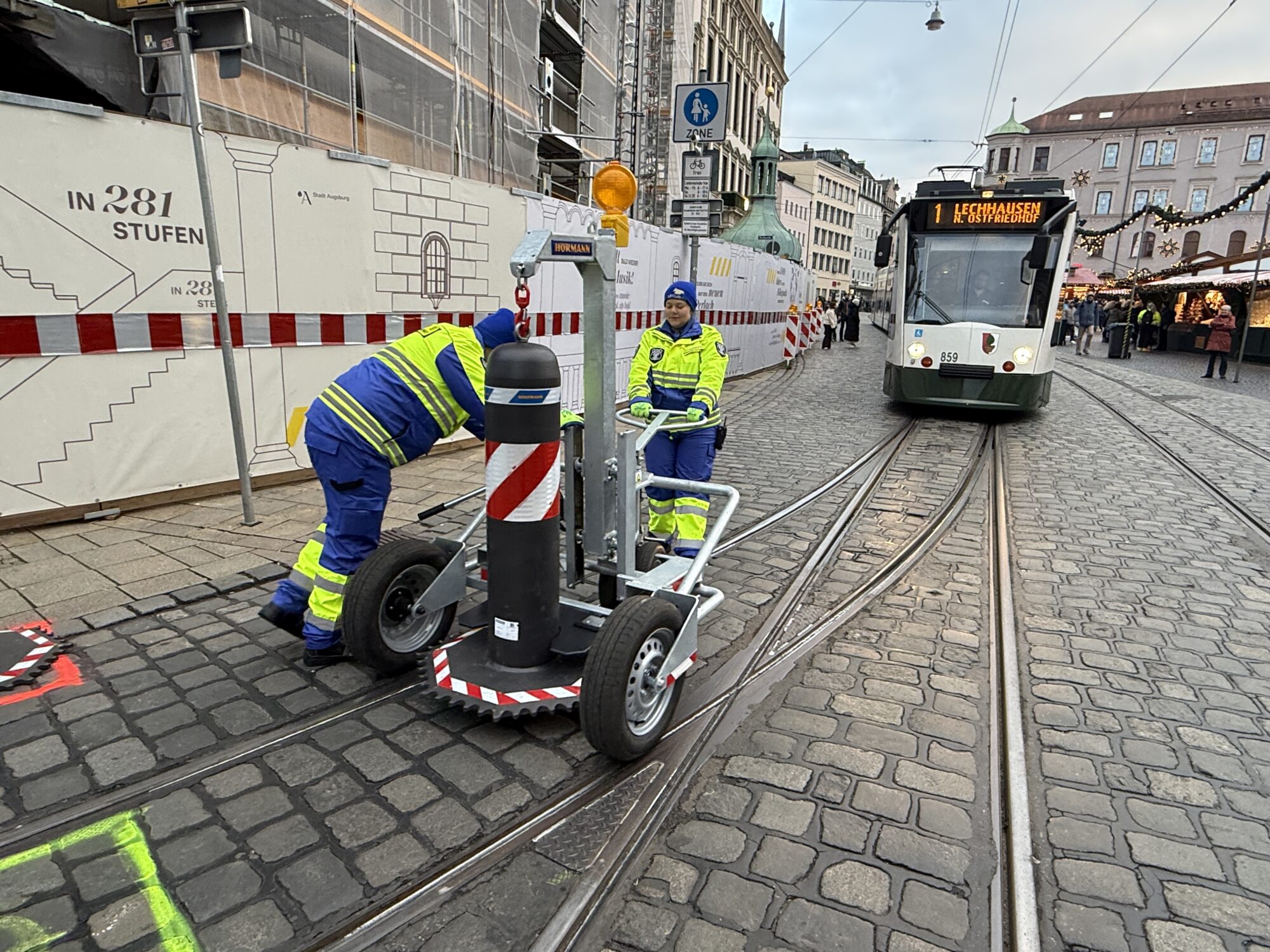 64 Mal pro Stunde: Poller-Chaos am Augsburger Christkindlesmarkt