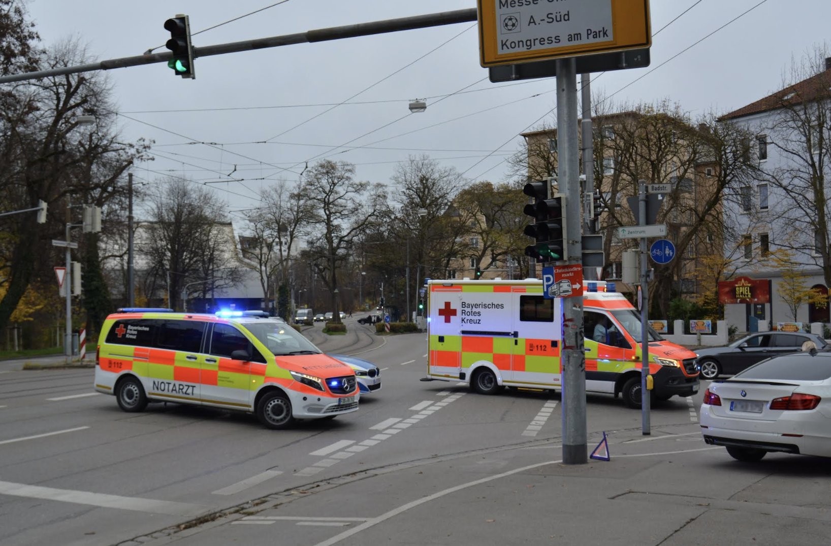 Verkehrsunfall in Augsburg: 14-Jähriger von Auto erfasst und mitgeschleudert