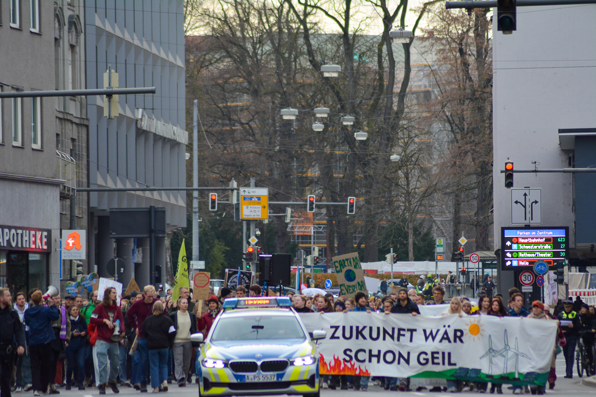 Augsburg: 400 Menschen folgen Aufruf zum Klimastreik