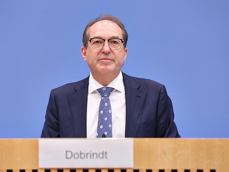 Dobrindt Kündigt Offensive Gegen Hybride Angriffe An