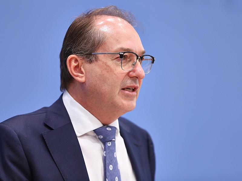 Dobrindts Cyber-Gegenwehr-Pläne Stoßen Auf Lob Und Kritik