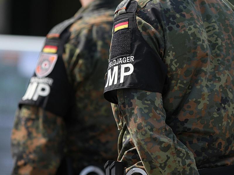 Einigung Auf Wehrdienstreform Stößt Auf Gemischte Reaktionen