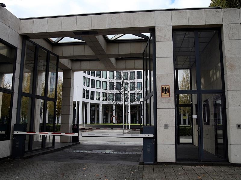 Gba: Tatverdächtiger Wegen Aufrufen Zu Anschlägen Festgenommen