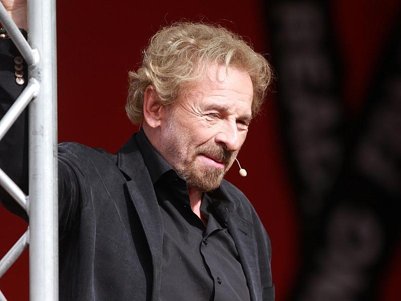 Gottschalk Erklärt Irritierenden Auftritt Bei Bambi-Verleihung