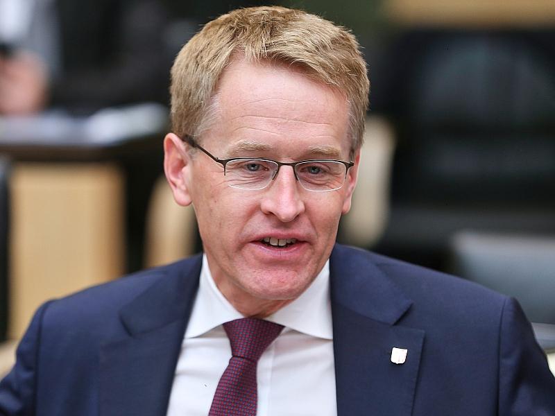 Günther Spricht Sich Gegen Volksbefragung Über Wehrdienst Aus