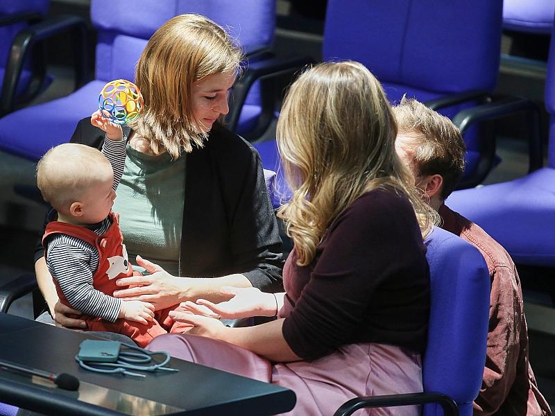 Klöckner richtet Anlaufstelle für "Mandat und Baby" ein 2 Klöckner Richtet Anlaufstelle Für &Quot;Mandat Und Baby&Quot; Ein