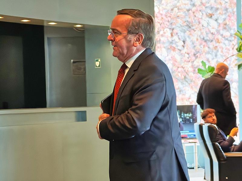 Pistorius Warnt Vor Demokratie-&Quot;Müdigkeit&Quot;