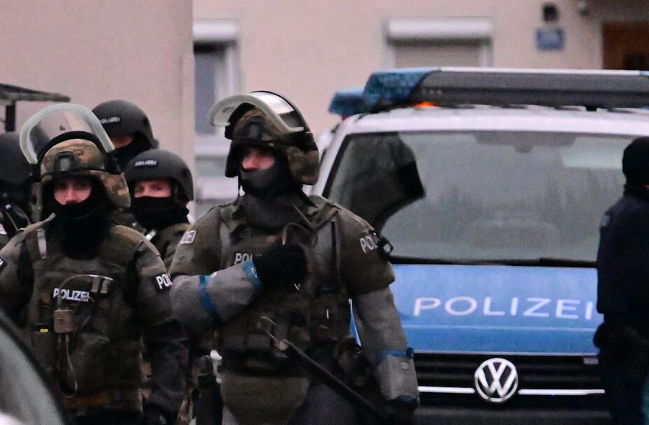 Verdacht auf Schusswaffe: SEK stürmt Einfamilienhaus in Karlshuld