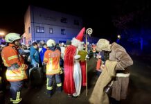 Kreis Lindau | Großeinsatz am Bahnhof Hergatz – und plötzlich kommt der Nikolaus
