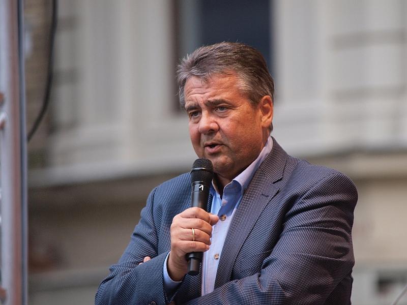 Ex-SPD-Chef Gabriel warnt vor Feiertagsdebatte 2 Ex-Spd-Chef Gabriel Warnt Vor Feiertagsdebatte