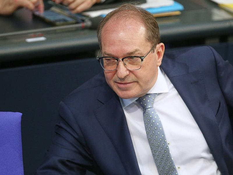 Innenminister: Linksextreme Anfällig Für Russischen Einfluss