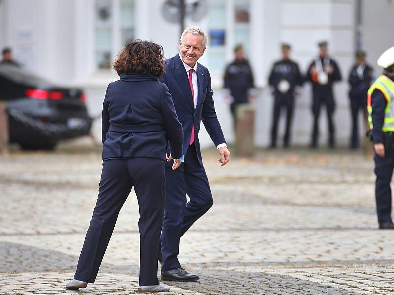 Neuer Großauftrag Für Meyer-Werft - Wulff Soll Streit Schlichten