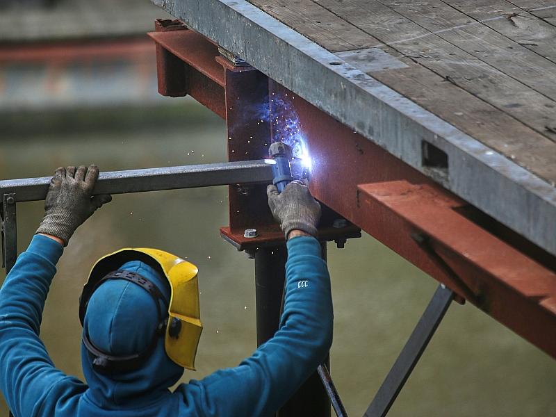 Ökonom plädiert für zehn Prozent Mehrarbeit ohne Lohnausgleich 2 Ökonom Plädiert Für Zehn Prozent Mehrarbeit Ohne Lohnausgleich