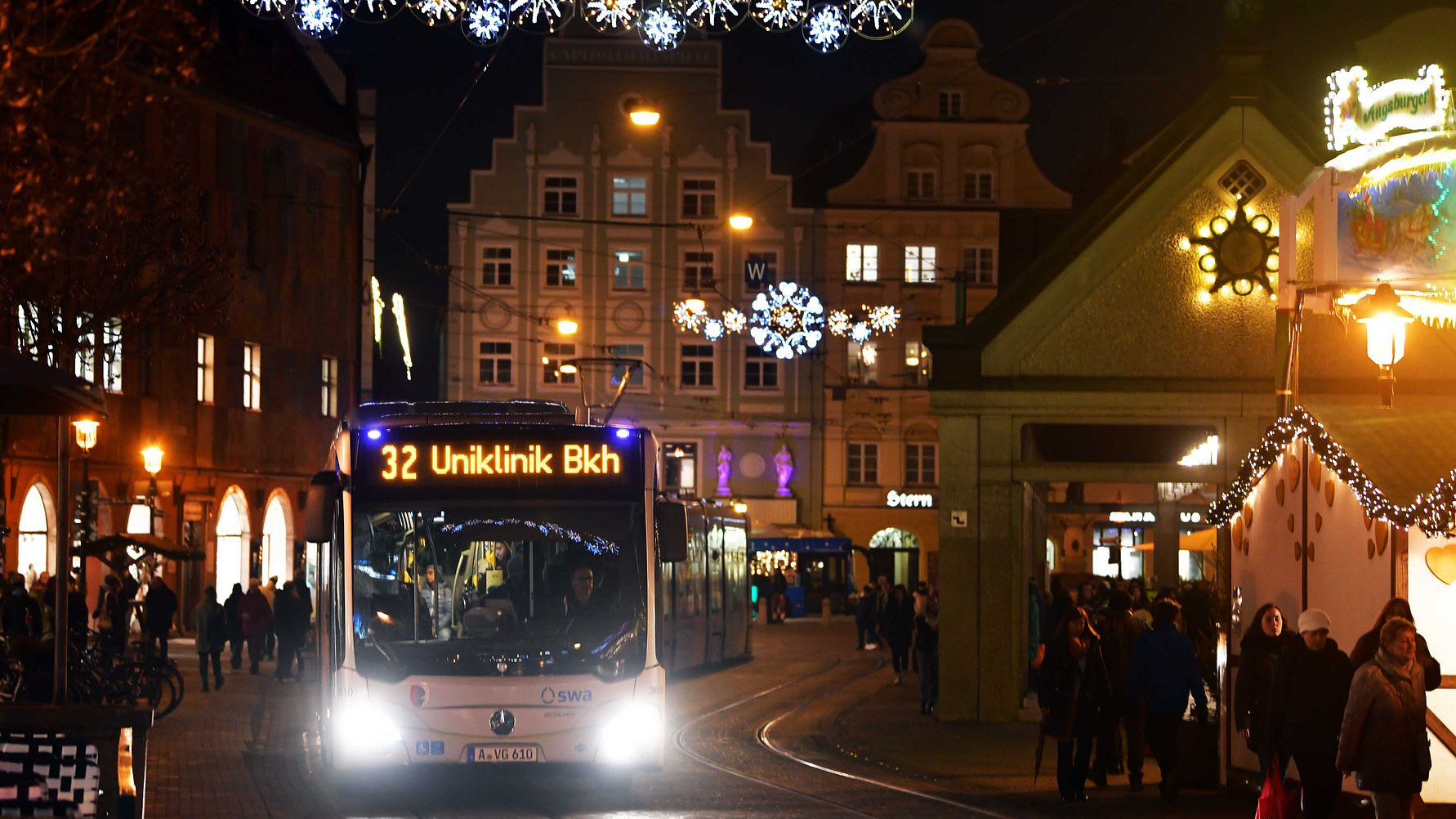 Stadtwerke Augsburg im Feiertagseinsatz | Versorgung gesichert – Sonderfahrpläne für Bus und Tram